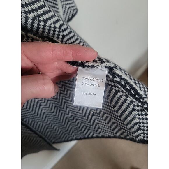 Cocogio Cardigan Sweater Coat Women's Size Small Black/White Chevron Tweed - Picture 11 of 12